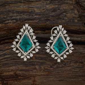 Boucles d'oreilles clous géométriques taille émeraude pour soirée, tendance, vintage, religieuses, avec accents en laiton et perles, en alliage de zinc - Product Image 1