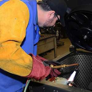 Gants de soudage à prise supérieure pour un contrôle amélioré Gants de soudage polyvalents pour la fabrication et la forge - Product Image 5