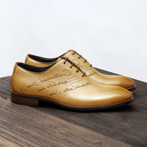 รองเท้าหนังกลับนิ่มแบบ Brogue ขอบเจาะรู พื้นรองเท้าน้ำหนักเบา รองเท้าลำลองสำหรับผู้ชาย รองเท้าแฟชั่น - Product Image 1