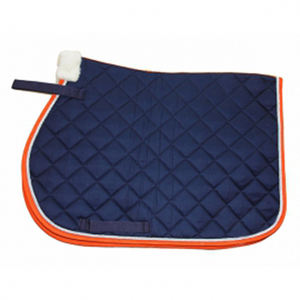 Tapis de selle de cheval en polycoton de style GP personnalisable de haute qualité en tissu doux avec doublure en fourrure de cou et remplissage en polyester Pakistan - Product Image 1