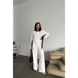 Conjunto Deportivo Otomano Blanco con Detalle de Rayas Laterales - Product Image 4