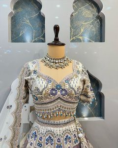 Lehenga Choli pour femmes, vêtements indiens et pakistanais, tissu en dentelle, travail de découpe de paillettes, avec cancan et toile Patta, best-seller - Product Image 3