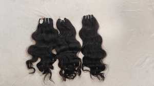 Vague naturelle non traitée bouclée vierge brute femmes noires paquets de cheveux vendeur bon marché Machine Double trame temple indien cheveux humains - Product Image 3
