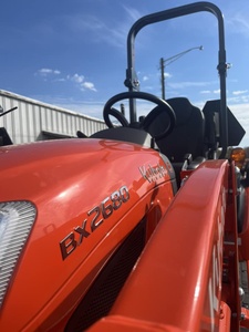 Tractor compacto Kubota BX23 con cargador frontal, retroexcavadora, cortacésped eficiente, equipo agrícola en venta. - Product Image 4