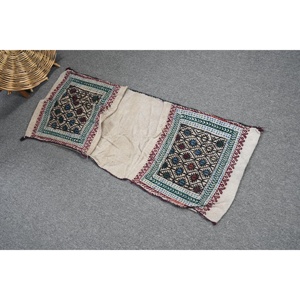 Alfombra Turca Vintage de Lana 1.4x3.5 pies (43x106 cm) Kilim Patchwork Ecológica Verde Roja con Plantas y Árboles con Base de Látex - Product Image 1