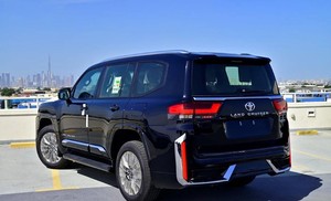 Noir 2024 LAND CRUISER 300 GXR SAHARA V6 4x4 d'occasion avec toit ouvrant panoramique, démarrage à distance, sièges en cuir foncé, technologie automatique - Product Image 3