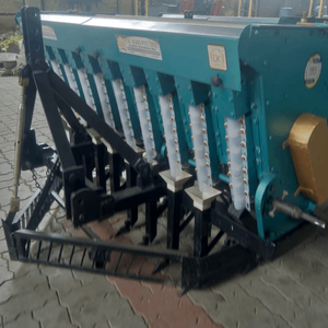 Vente en gros Nouveau planteur d'ail automatique 19 Tyne avec système de bande transporteuse, y compris V-pass et planteur d'ail niveleur de sol - Product Image 2