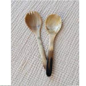 Ensemble de couverts en corne naturelle faits à la main, agate folklorique au design animal unique pour bureau à domicile ou restaurant - Product Image 3