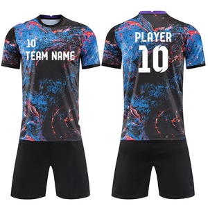Uniformes d'équipe de football au design personnalisé, uniformes de football à manches courtes de qualité supérieure, kits de football OEM d'usine - Product Image 1