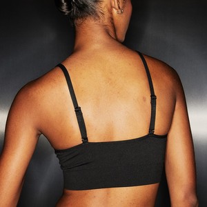 บราออกกำลังกายโยคะสำหรับผู้หญิงบราออกกำลังกายปรับแต่งได้สำหรับฟิตเนสยิมทรงพลังมีโลโก้ตามต้องการ - Product Image 6