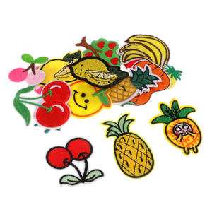 Venta al por mayor diseño lindo costura parches bordados hierro en parches chico bordado accesorios para ropa Pakistán hecho - Product Image 5