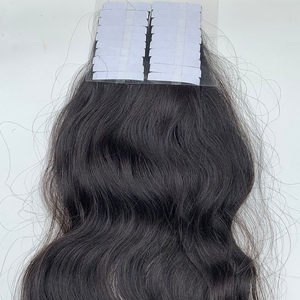 Ventes en gros de mèches de cheveux humains gris argenté indiennes |   Extensions de cheveux naturels vierges Remy à double trame |   Toutes les couleurs peuvent être teintes - Product Image 1