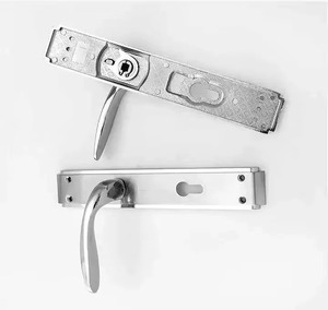 Paire de poignées de porte argentées brillantes avec plaque arrière mince idéale pour les portes intérieures modernes dans les villas, les bureaux et les espaces de vie d'Inde - Product Image 4