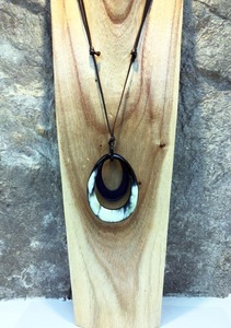 Collar con Colgante de Cuerno de Búfalo, Joyería Tribal Natural y Sostenible para Mujer, Alta Calidad - Product Image 3