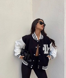 Vestes Letterman personnalisées imprimées en 3D pour femmes Veste universitaire élégante pour femme Fabricant de veste universitaire en gros - Product Image 2