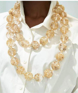 Collares de resina con varios colores, estampados de animales y joyas con acabado pulido a mano diseñadas para uso diario y ocasional - Product Image 1