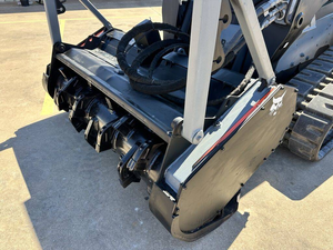 Nouvelle chargeuse-pelleteuse sur chenilles Bobcat T770 avec moteur Kubota, capacité de charge nominale de 200 tonnes, accessoire de coupe-haie hydraulique, pompe et roulement - Product Image 5