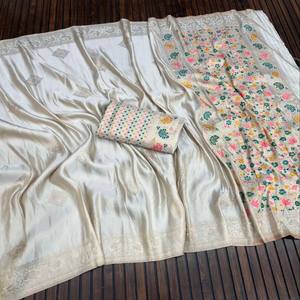 Sari en tissu viscose Mashru pur, tissage jacquard Jari, avec pallu riche en Meenakari, blouse assortie avec travail de tissage Meenakari - Product Image 1