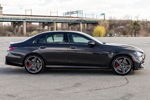 Mercedes-AMG E63 S Sedán 2021 Usado en Excelentes Condiciones, 24400 Millas, 603 HP, Motor V8 Biturbo, Tracción en las Cuatro Ruedas, Paquete de Asistencia al Conductor - Product Image 2