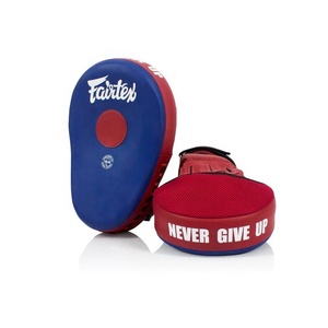 Almohadillas de Mano Fairtex, Equipo de Entrenamiento de Boxeo, Manoplas de Entrenamiento Acolchadas, Diseño Transpirable, Construcción Resistente, Ideal para Entrenamientos en el Gimnasio - Product Image 5