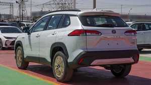 2024 Toyo Ta Corolla Cross 1.8L Moteur à essence hybride Sièges en cuir blanc I-Force Max Premium Transmission automatique Voitures d'occasion - Product Image 3