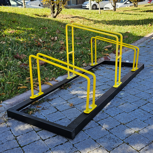 Support de vélo extérieur en acier Triple Eco 112 x 40 cm pour 4 vélos de route, conception à barre de stationnement - Product Image 1