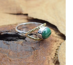 Élégante bague de créateur en malachite verte 925 en argent sterling avec pierres précieuses en laiton pour femme - Product Image 3