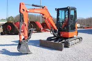 Mini-excavatrice Kubota U35-4 d'occasion pour les applications de construction et agricoles, disponible dès maintenant - Product Image 4