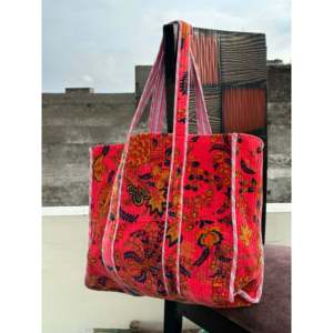 Bolso Tote Acolchado de Terciopelo con Cierre Abierto, Estilo Bohemio, Ecológico y Lavable para Uso Diario - Product Image 1