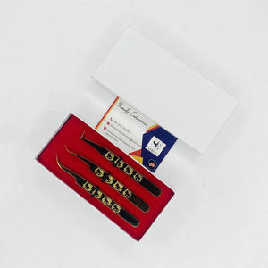 Hot Picks Nueva llegada Gold Kitty Pinzas para pestañas Top Trend Diseño popular con material de acero inoxidable sostenible - Product Image 6