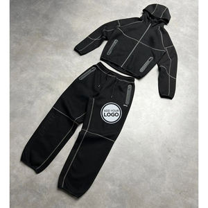 Venta al por mayor de ropa deportiva suelta con empalme de logotipo personalizado, chaquetas cortavientos con cremallera, traje de jogging de dos piezas, chándal de retazos para hombres - Product Image 2