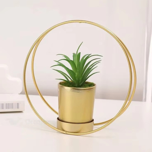 Nuevas y elegantes macetas y jarrones de mesa en formas y tamaños personalizados, florero de Metal para la decoración de la boda del hotel en el hogar - Product Image 1