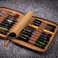 CROSS FAB Estuche para 20 Bolígrafos de Cuero Marrón con Cierre, 12x10 Pulgadas, Alta Calidad, Duradero, Práctico y Elegante para Escuelas
