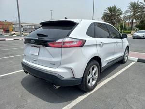 Sedán Edge LHD Usado 2022 con Control de Crucero Adaptativo, Asientos de Cuero, Tracción en las Cuatro Ruedas, Techo Corredizo Automático, Cámara Trasera de 360°, Neumáticos R18, 5 Plazas, 4.5L - Product Image 4