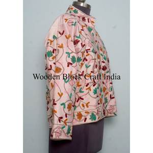 Veste courte en velours bohème à fleurs brodée à la main, avec doublure en laine, vestes Suzani faites à la main pour femmes - Product Image 4