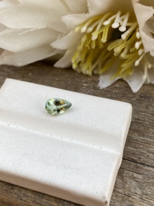 Chứng Nhận Sinh Học Tự Nhiên Màu Tourmaline Lê Cắt Đá 0.89 Carat Mắt Sạch Lỏng Đá Quý Chất Lượng Màu Sắc Tuyệt Vời Cho Đồ Trang Sức - Product Image 4