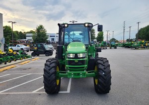 Tractor Agrícola John Deere 5095M, 100HP, 4WD, Rueda Verde para Motor, Transmisión Automática, Alta Productividad, Larga Vida Útil - Product Image 5