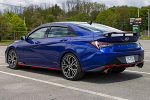 Hyundai Elantra Plus 2022 Usado en Buen Estado, Sin Accidentes, Volante a la Izquierda/Derecha - Product Image 3