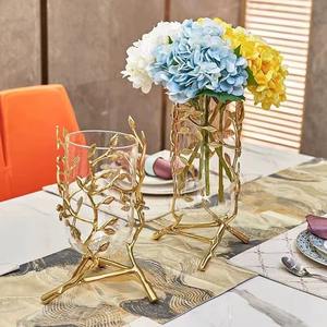 Vase en verre doré élégant avec motif de feuilles pour une occasion spéciale, décoration de table de réunion et cadeau en provenance d'Inde - Product Image 5