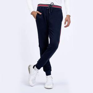 Ensemble de survêtement en coton molletonné pour hommes, vêtements d'hiver les plus élégants, ensemble de survêtement à capuche et pantalon à fermeture éclair noir pour hommes - Product Image 5