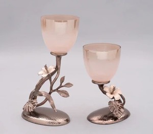 Bougeoir vintage unique en aluminium avec verre ouragan améliore l'ambiance chaleureuse et élégante de la maison - Product Image 6