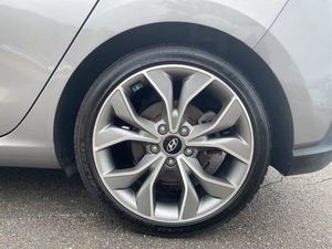 Offre Spéciale : Hyundai Elantra GT Line FWD d'occasion – Prête à être expédiée - Product Image 5