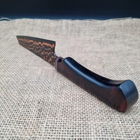 Couteau de chef de cuisine fait main en acier au carbone avec motif en cuivre professionnel avec couteaux de chef à manche en ébène.