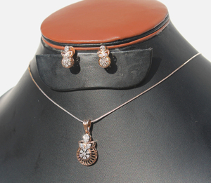 Ensemble de colliers avec pendentif en diamant naturel en or rose 18 carats Certifié IGI Bijoux fins et authentiques Cadeau de fiançailles de mariée élégant - Product Image 2