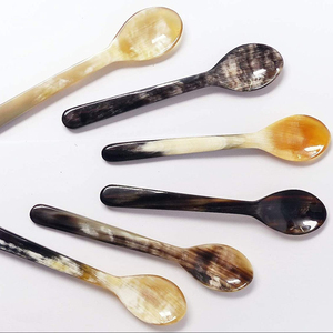 Cuillères en corne de buffle faites à la main Artisanat artisanal Design de luxe moderne Manche court Capacité de 10ml Assaisonnement au sucre écologique Cuisine - Product Image 1