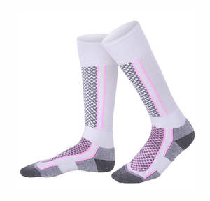 Chaussettes de sport Chaussettes OEM personnalisées en gros Chaussettes de sport OEM en polyester pour hommes - Product Image 6