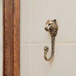 Gancho de Pared Clásico Hecho a Mano de Latón con Incrustaciones Decorativas Blancas, Gancho Individual de Metal para Decoración de Pared de Baño o Dormitorio - Product Image 3
