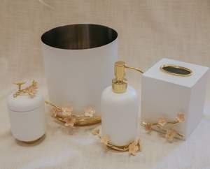 Ensemble de salle de bain en métal de style industriel pour les intérieurs de salles de bain urbaines, ajoutant un look audacieux et une construction métallique robuste - Product Image 4