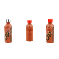 Bouteille d'eau en argile de 750ml avec un design traditionnel utilitaire moderne et un débit de paille pour la salle de sport et les affaires en plein air