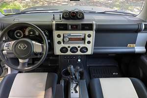 Toyota FJ Cruiser Trail Teams Édition Spéciale 2010 d'occasion (conduite à gauche/droite) - Product Image 2